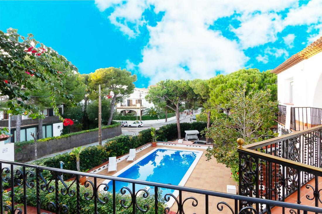 Villa Alicia Sitges Esterno foto